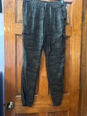 NWT XS Sanctuary Women's Olive Camo Cargo Jogger Pants